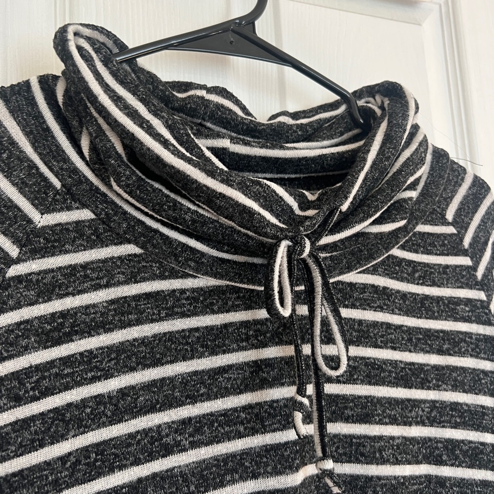 2 for $10 | Stitch Fix Tarlio Brushed Cowl Neck Knit Striped Top Medium - Picture 4 of 8